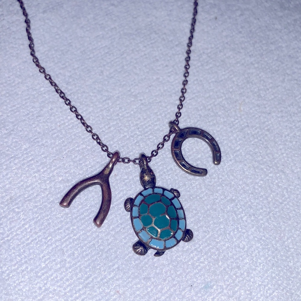 Triple pendant, wishbone turtle horseshoe
